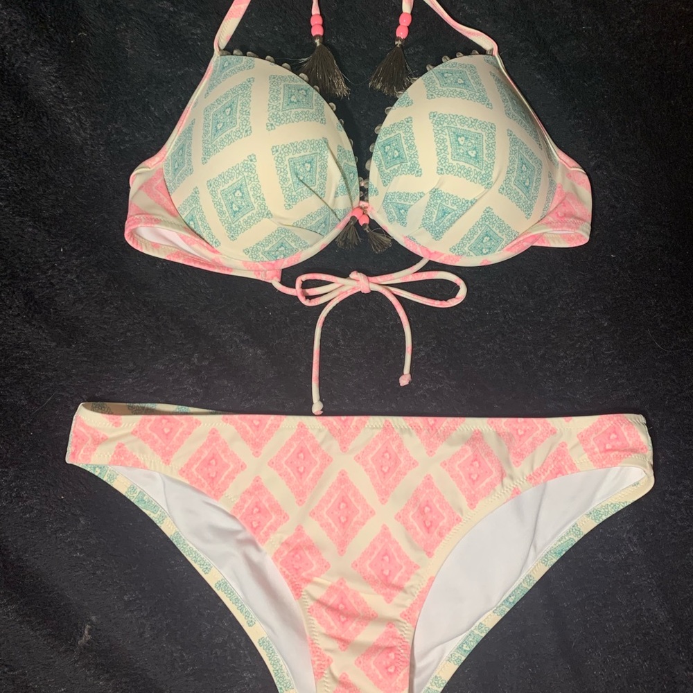 👙Victoria’s Secret Push-up Bikini 36C👙